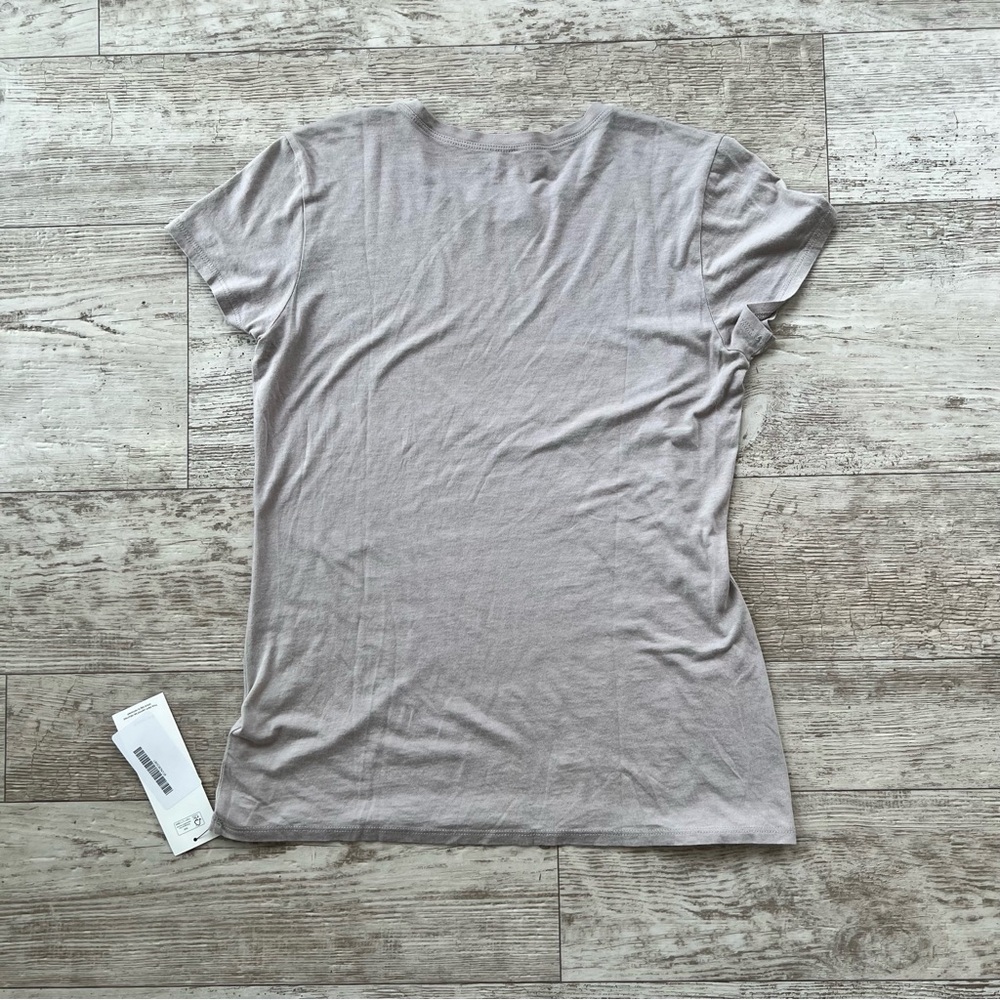 VINCE Essential Light Gray Pima Cotton Crew Neck T-Shirt Size M Short Sleeve - Picture 14 of 16